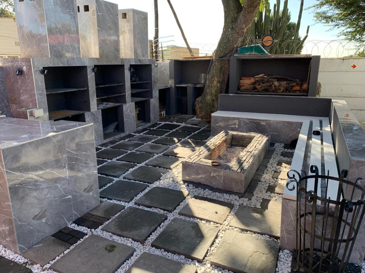 Semeni Asante Casa de hóspedes Joanesburgo