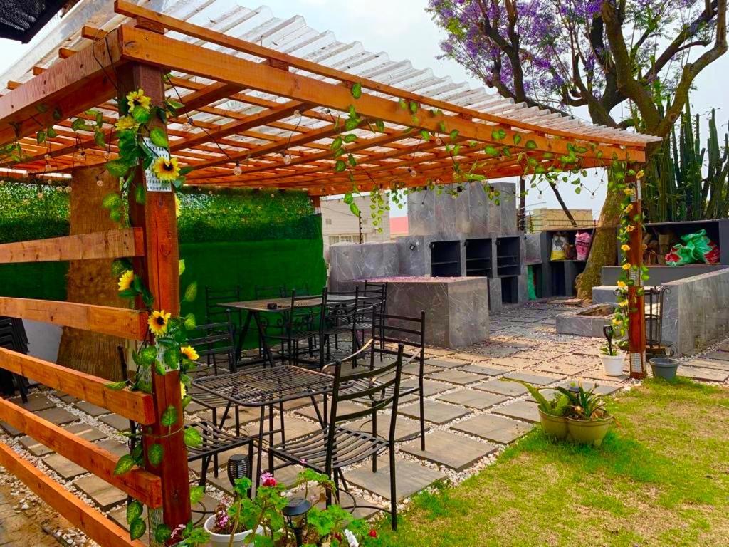 Casa de hóspedes Semeni Asante *